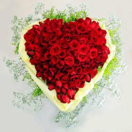 99 Red Roses Heart-Shape Handbouquet