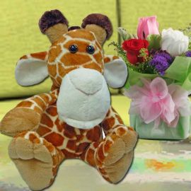 Giraffe 8" With Roses Standing Bouquet