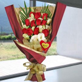 12 Red Roses Special Handbouquet with Heart-Shape Tag 