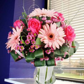 Hot Pink Roses & Pink Gerbera In Glass Vase