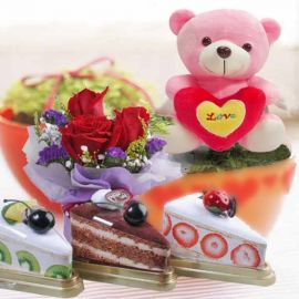 3 Towel Cakes Slice, 3 roses Bouquet & 16cm Bear